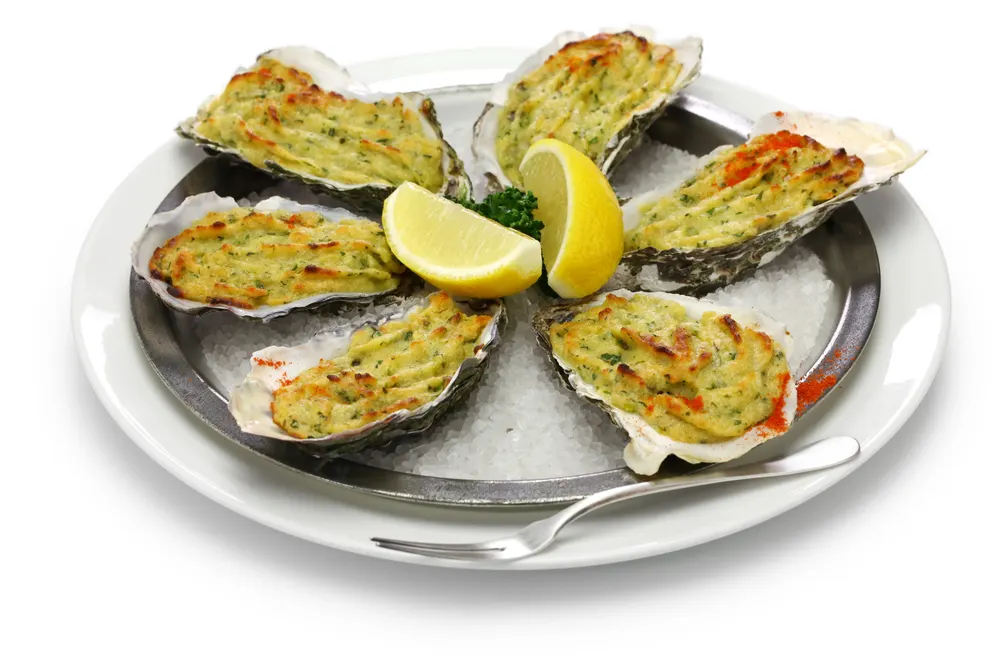 Oysters Rockefeller Baked Oysters Half Shell Topped Green Sauce Bread — Stock Photo, Image