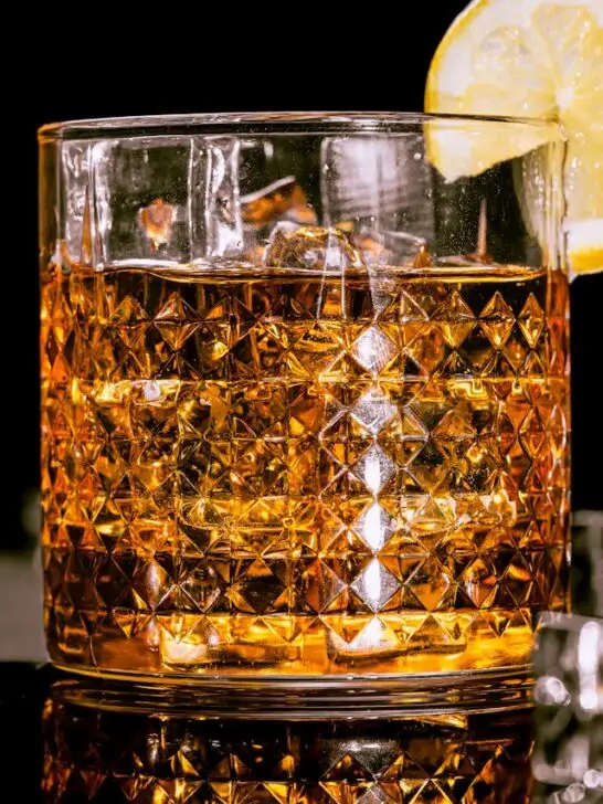 Color is one thing to consider when learning how to taste scotch whisky for the first time
