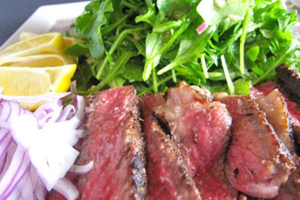 Steak and Arugula | Link to recipe: avenuefood.com/2007/04/1… | Flickr