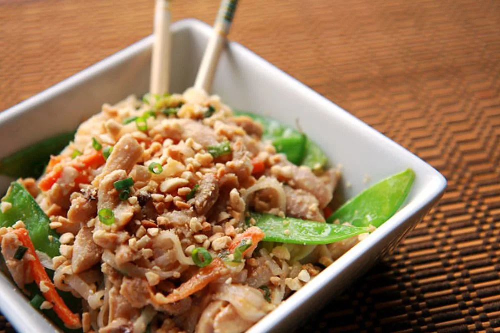 Spicy Peanut Chicken Noodles | Recipe @ thenoshery.com/2009/… | Flickr