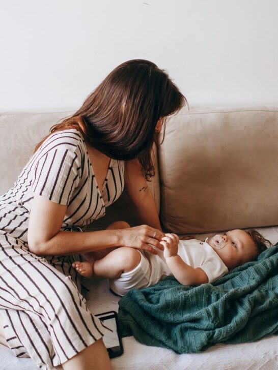 Co-parenting communication helps create a supportive environment as a parent cares for a young child at home.